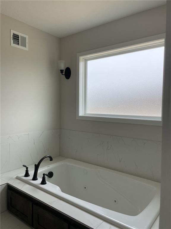 9225 N Poplar Ave, Kansas City, MO 64156 - photo 12