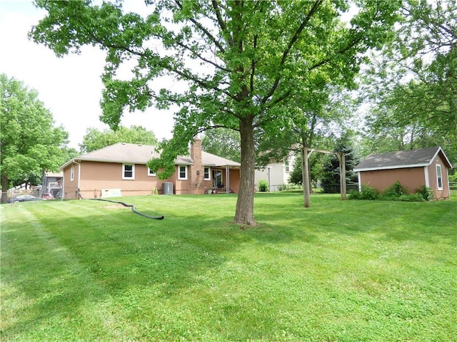 520 N Jefferson St, Raymore, MO 64030 - view of grassy yard
