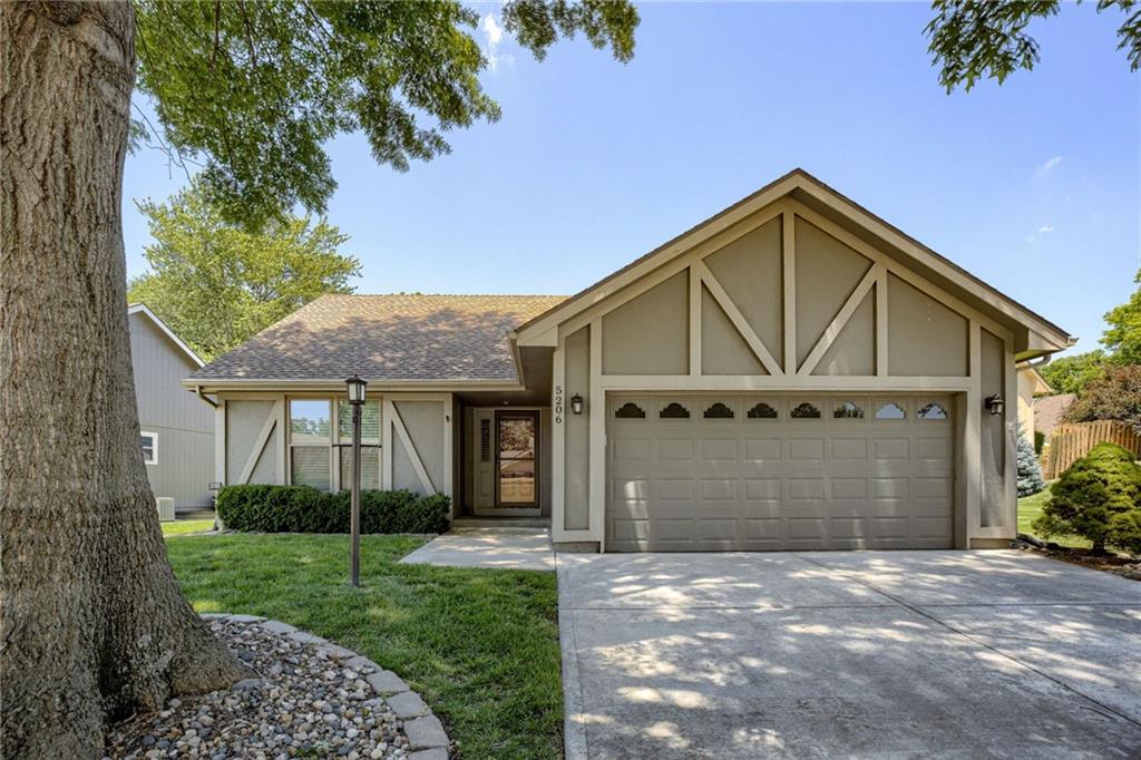 5206 NW 84th Pl, Kansas City, MO 64154 - photo 1