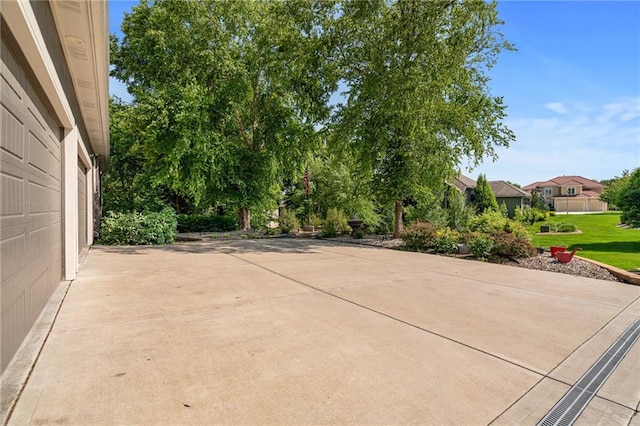 8709 Pine St, Lenexa, KS 66220 - view of patio / terrace