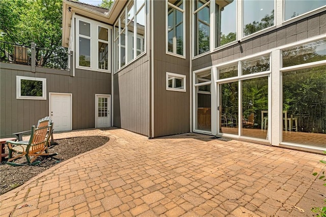 8709 Pine St, Lenexa, KS 66220 - view of patio