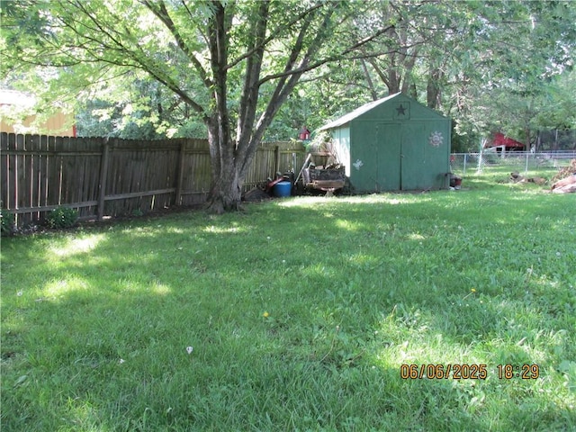 112 Spruce St, Garden City, MO 64747 - view of yard
