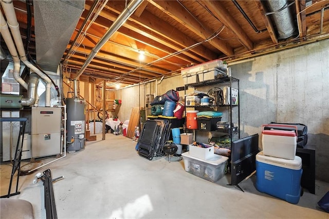 3437 N Wabash Ave, Kansas City, MO 64116 - unfinished basement featuring gas water heater