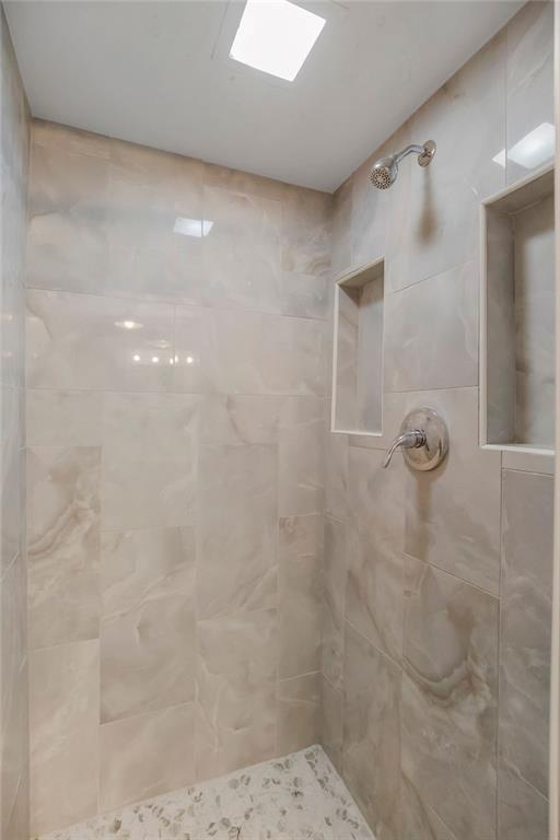 5242 N Cambridge Ave, Kansas City, MO 64119 - photo 29