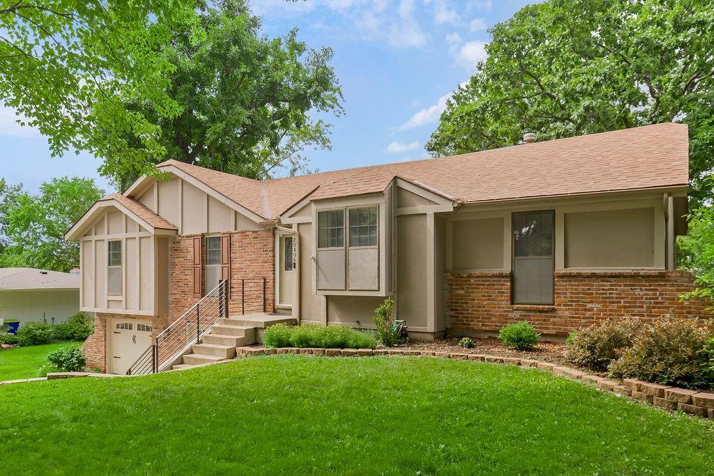 20806 W 63rd Ter, Shawnee, KS 66218 - photo 1