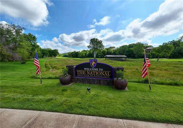 6501 N National Dr, Parkville, MO 64152 - view of community with a yard and view of wooded area
