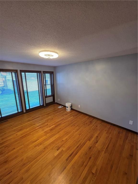 8215 NE Schell Rd, Pleasant Valley, MO 64068 - photo 10