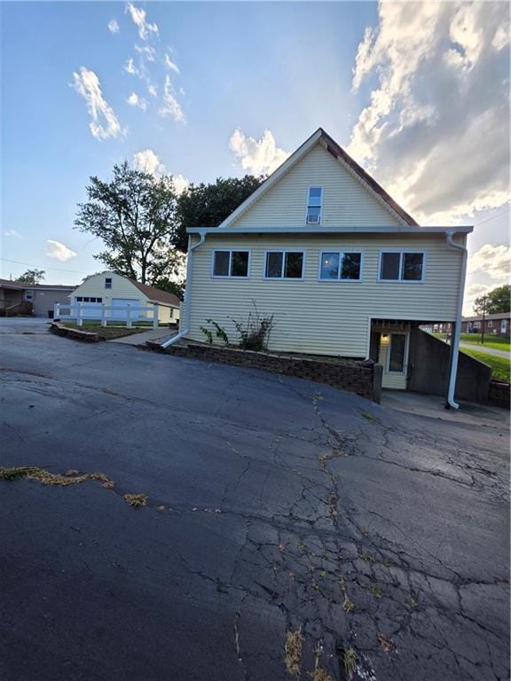 8215 NE Schell Rd, Pleasant Valley, MO 64068 - photo 1