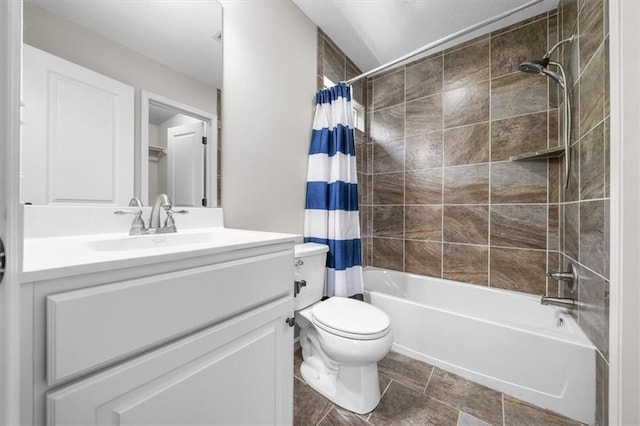 9154 Shady Bend Rd, Lenexa, KS 66227 - bathroom with shower / tub combo with curtain and vanity