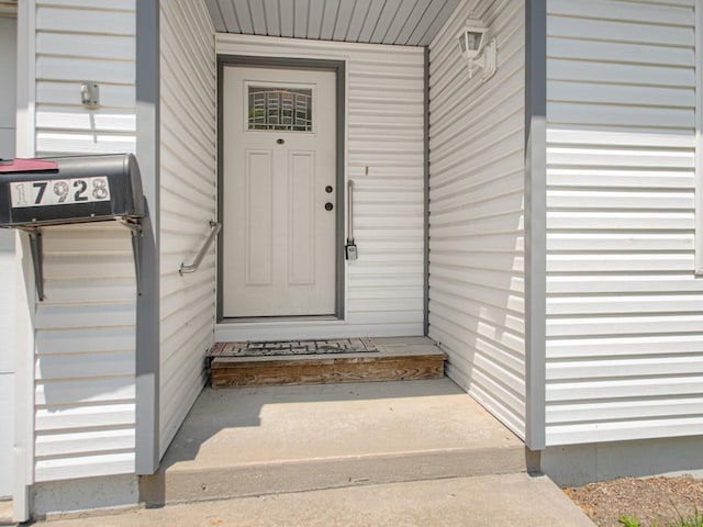 17928 E Whitney Rd, Independence, MO 64057 - property entrance