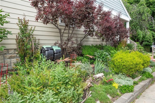 4930 Holly St, Kansas City, MO 64112 - view of yard
