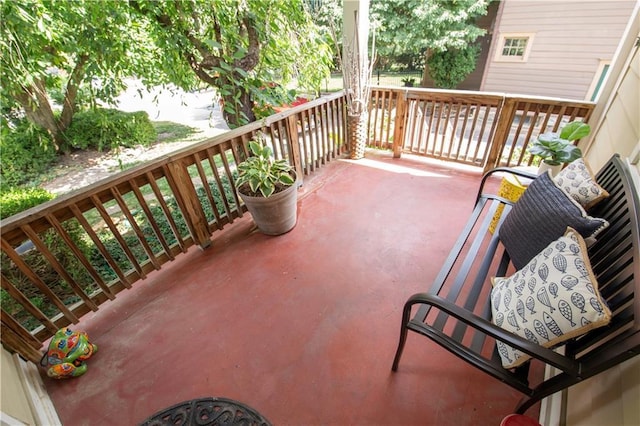 4930 Holly St, Kansas City, MO 64112 - view of patio