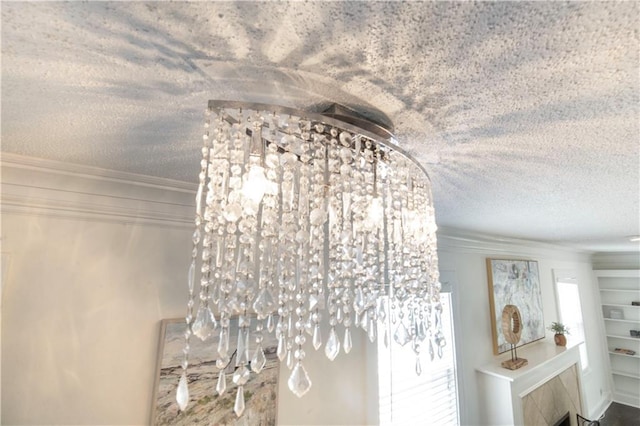 4930 Holly St, Kansas City, MO 64112 - detailed view of a textured ceiling and crown molding