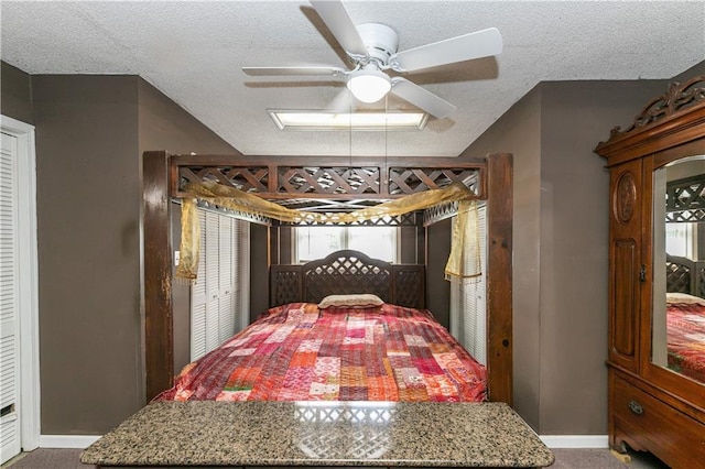 421 N Nettleton Ave, Bonner Springs, KS 66012 - carpeted bedroom featuring a textured ceiling and ceiling fan