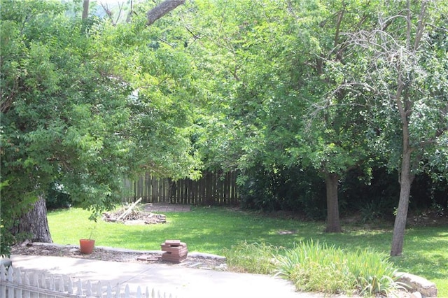 421 N Nettleton Ave, Bonner Springs, KS 66012 - view of yard