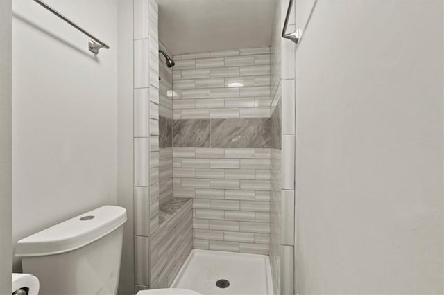 13623 W 95th St, Lenexa, KS 66215 - full bathroom featuring tiled shower and toilet