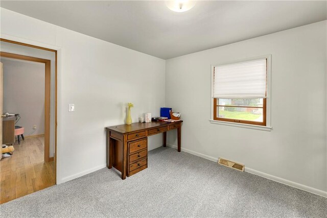 4820 Stearns Ln, Shawnee, KS 66203 - carpeted office space with baseboards
