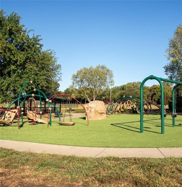 1505 SW Georgetown Dr, Lees Summit, MO 64082 - community play area with a lawn