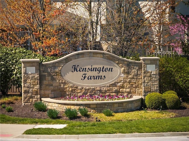 1420 SW Cornwall Rd, Lees Summit, MO 64083 - view of community / neighborhood sign
