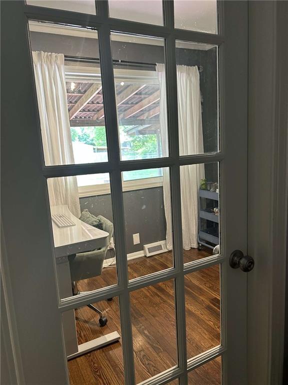 241 E S St, Peculiar, MO 64078 - view of entryway