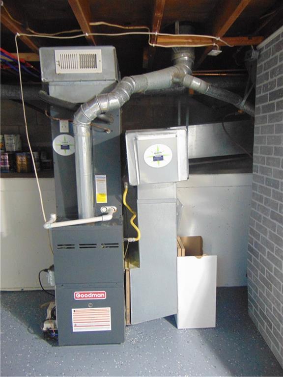 241 E S St, Peculiar, MO 64078 - view of utility room
