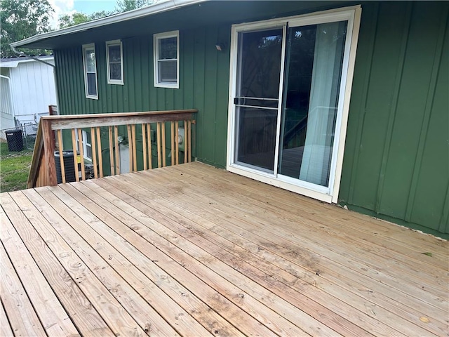 409 N Geronimo Dr, Independence, MO 64056 - view of wooden deck