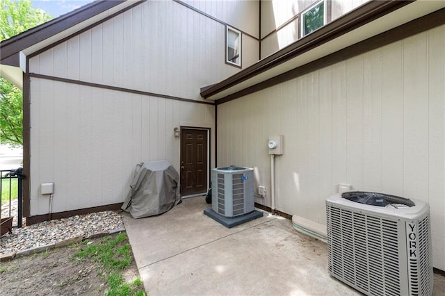 3917 SW Windjammer Ct, Lees Summit, MO 64082 - garage featuring central air condition unit