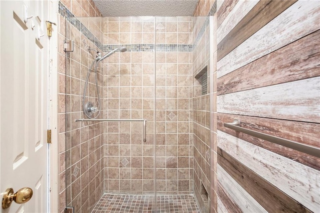2409 NE 73rd Ter, Gladstone, MO 64118 - full bath featuring a stall shower