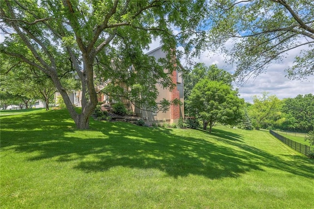8355 Hallet St, Lenexa, KS 66215 - view of yard