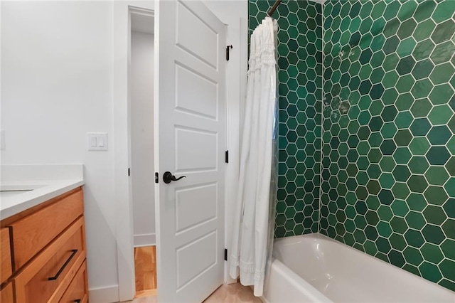 1245 NE Goshen Dr, Lees Summit, MO 64064 - full bath with shower / bathtub combination with curtain and vanity