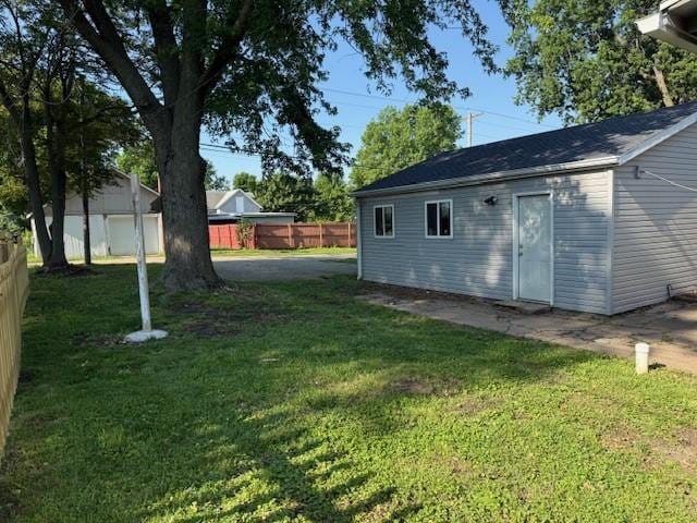 313 Shawnee St, Hiawatha, KS 66434 - view of yard