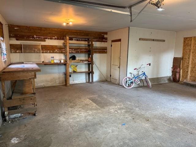 313 Shawnee St, Hiawatha, KS 66434 - view of garage