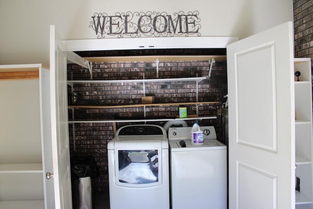 42 Driftwood Ln, Linn Valley, KS 66040 - laundry area featuring washer and clothes dryer