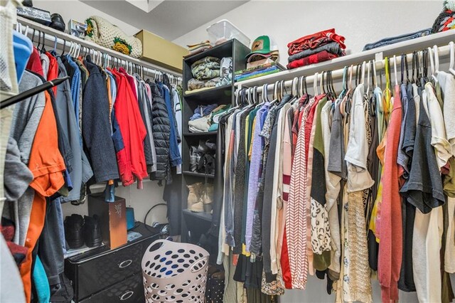 408 Eisenhower Rd, Baldwin City, KS 66006 - view of spacious closet