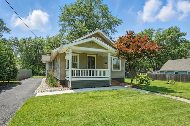 8146 Craig St, Overland Park, KS 66204 - view of front facade featuring covered porch