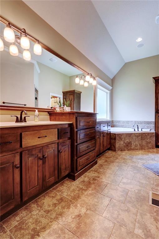 1317 NE Kenwood Dr, Lees Summit, MO 64064 - photo 25