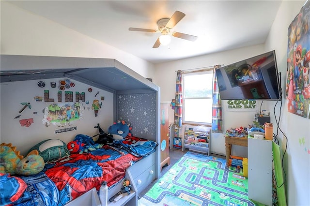 1401 Osage St, Leavenworth, KS 66048 - bedroom with ceiling fan
