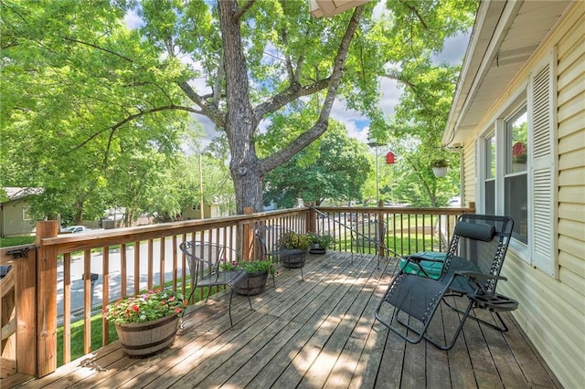 1401 Osage St, Leavenworth, KS 66048 - view of deck