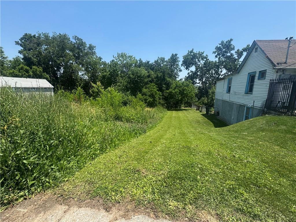 821 Ewing Ave, Kansas City, MO 64125 - photo 3