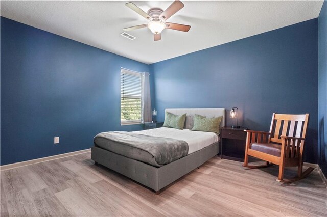 4529 Lakecrest Dr, Shawnee, KS 66218 - bedroom featuring wood finished floors and a ceiling fan