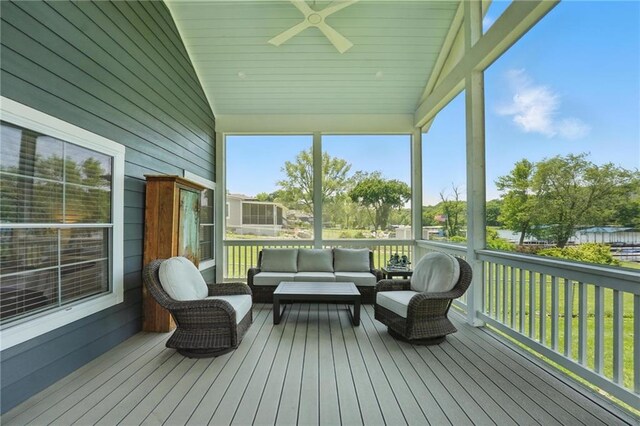 9 P St, Lees Summit, MO 64086 - sunroom / solarium featuring an outdoor living space, a ceiling fan, and vaulted ceiling
