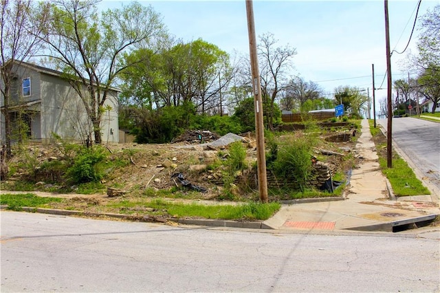 4049 Flora Ave, Kansas City, MO 64110 - photo 3
