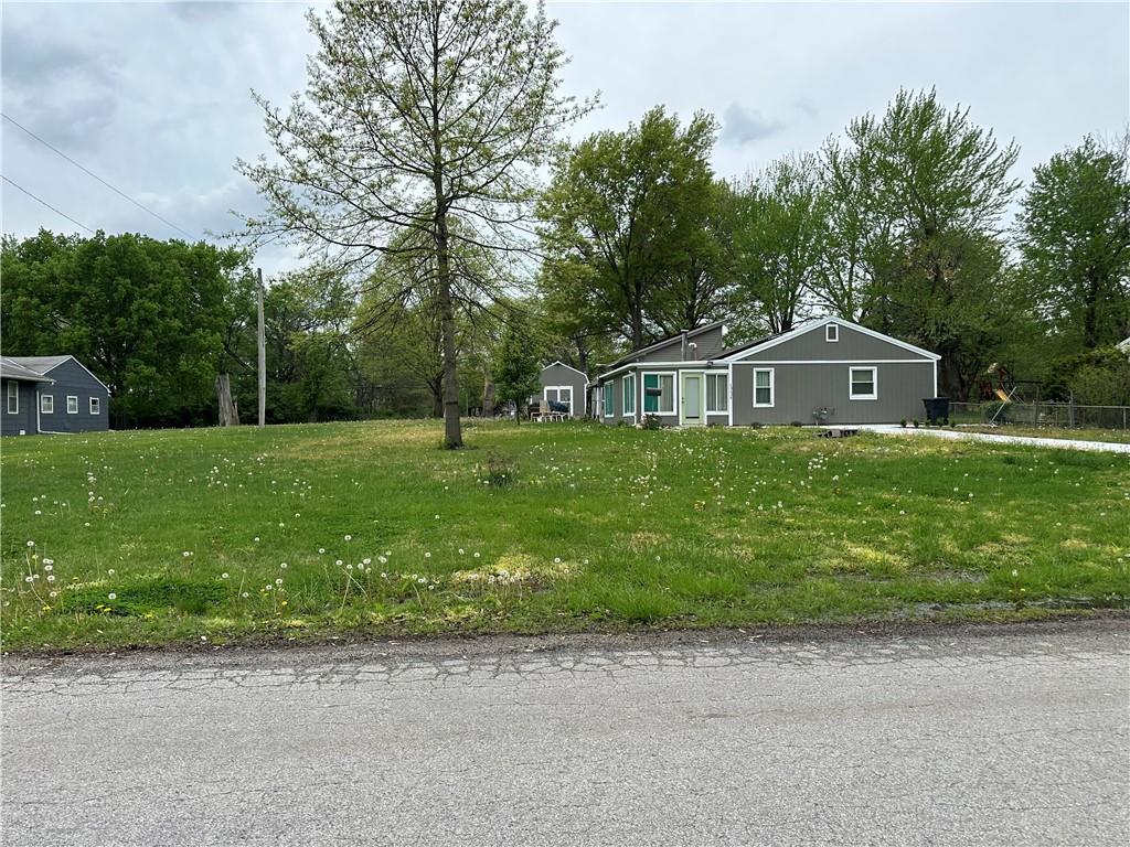 13608 Spruce Ave, Grandview, MO 64030 - photo 3