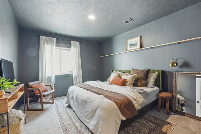 16555 S Lichtenauer Dr, Olathe, KS 66062 - carpeted bedroom with a textured ceiling