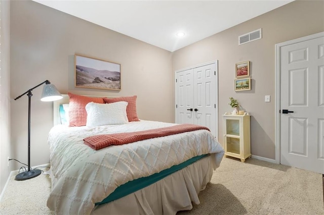 10181 S Shadow Cir, Olathe, KS 66061 - bedroom with carpet, a closet, and recessed lighting
