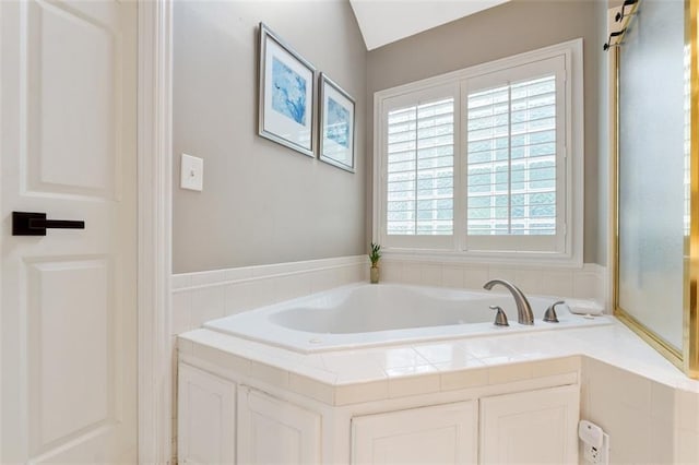 10181 S Shadow Cir, Olathe, KS 66061 - full bath featuring a garden tub
