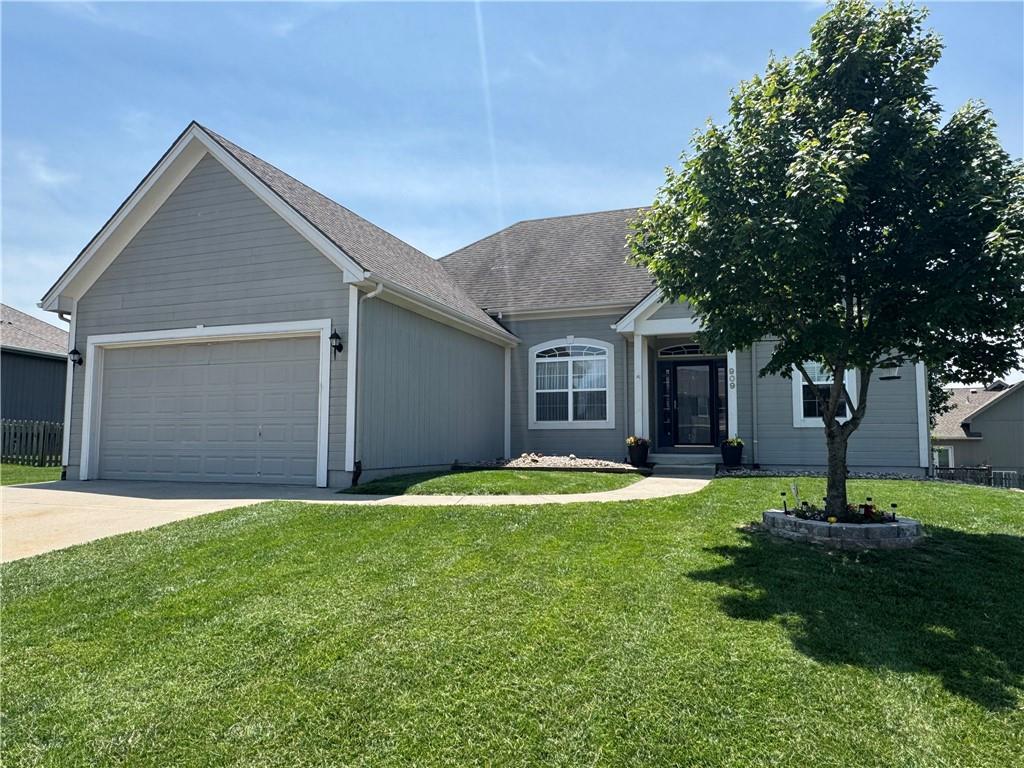909 W 8th Ave, Kearney, MO 64060 - photo 1