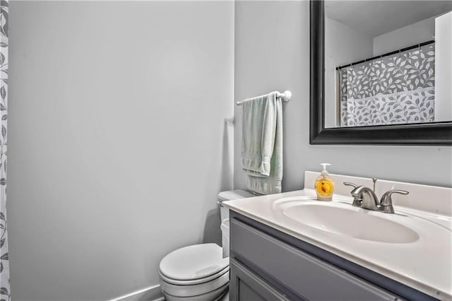 2004 NE Wien Ave, Blue Springs, MO 64029 - full bath with vanity and curtained shower