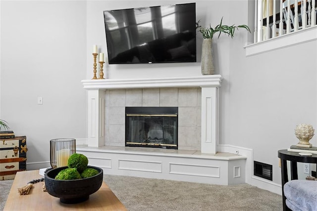 29500 W 184th St, Gardner, KS 66030 - detailed view of carpet flooring and a tiled fireplace