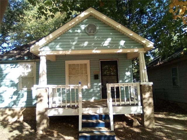 1415 Central Ave, Leavenworth, KS 66048 - view of front of home with a porch
